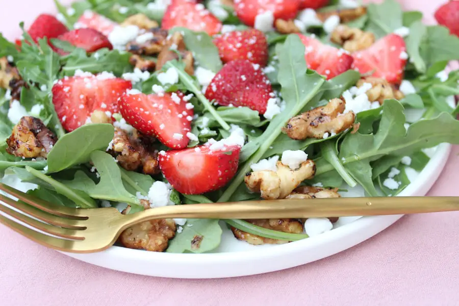 Photo Spinach Strawberry Salad